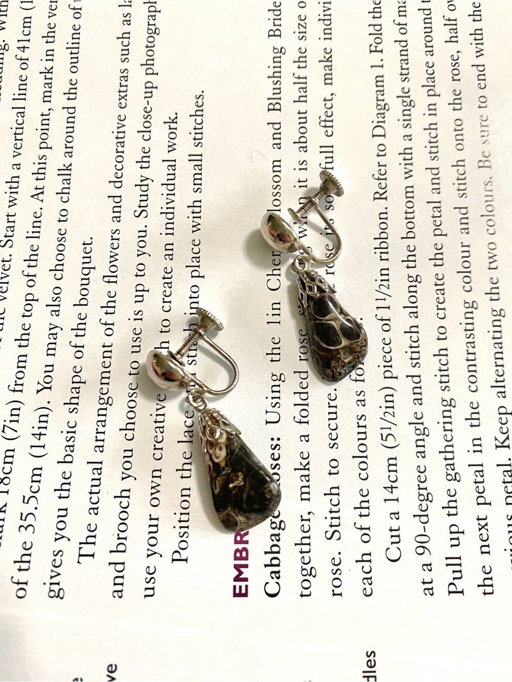 Vintage Art Nouveau Style Teardrop Screw-Back Earrings Brown Agate Jasper